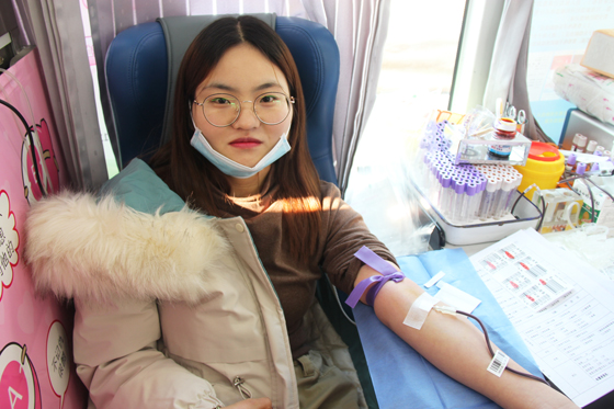 飛揚(yáng)熱血青春 匯集愛心洪流——安康學(xué)院積極開展冬季獻(xiàn)血活動(dòng)