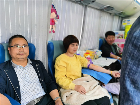 獻(xiàn)血傳真情，為黨旗添光彩 ——三元村春季無(wú)償獻(xiàn)血活動(dòng)側(cè)記