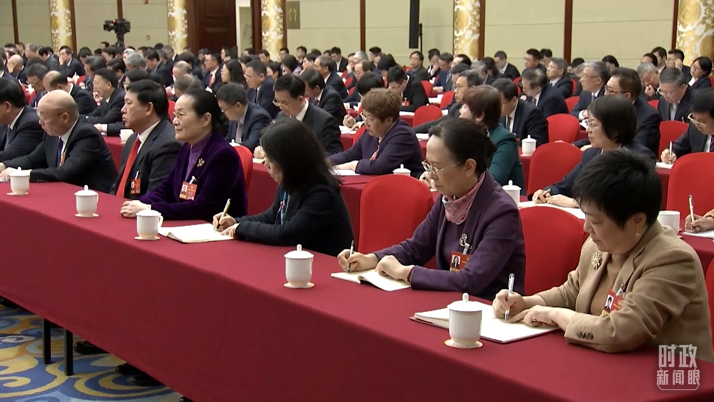 △當(dāng)天的政協(xié)聯(lián)組會(huì)現(xiàn)場(chǎng)。